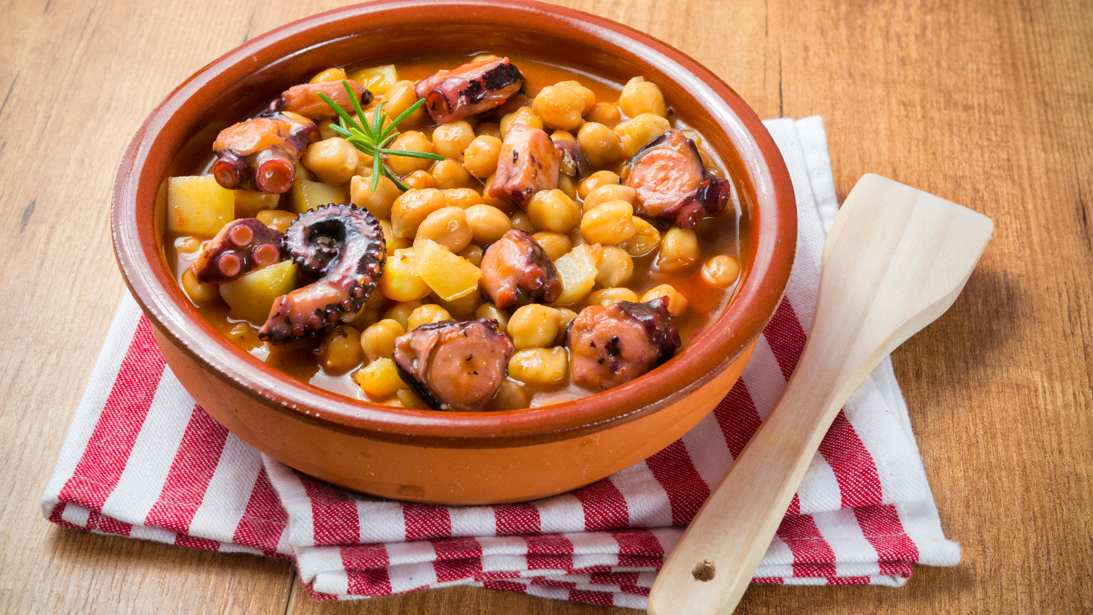 cosa mangiare in inverno zuppa di ceci e polpo